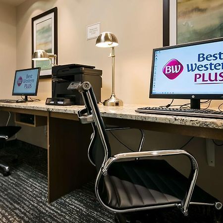 Best Western Plus Chestermere Hotel Buitenkant foto
