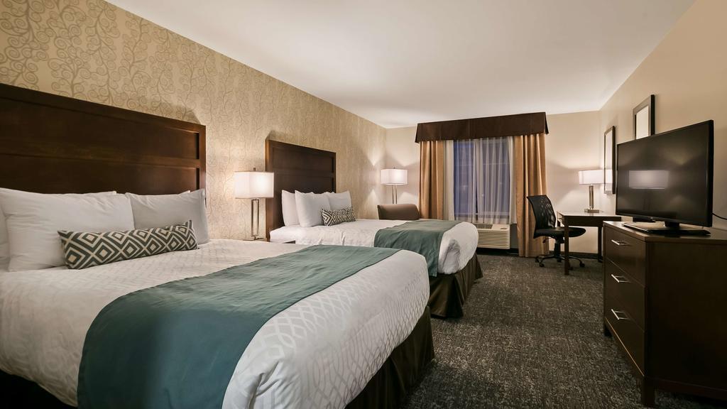 Best Western Plus Chestermere Hotel Buitenkant foto
