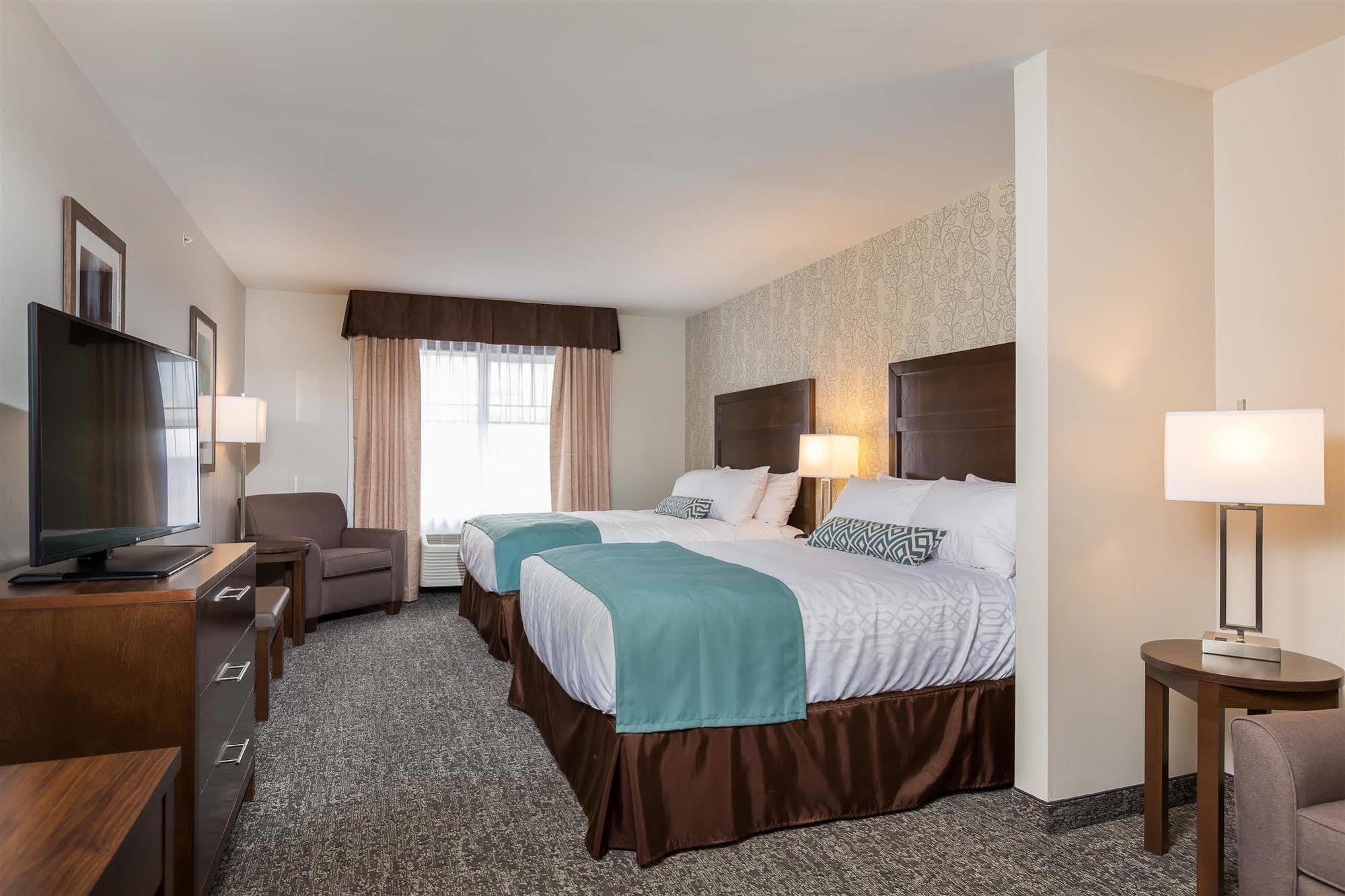 Best Western Plus Chestermere Hotel Buitenkant foto