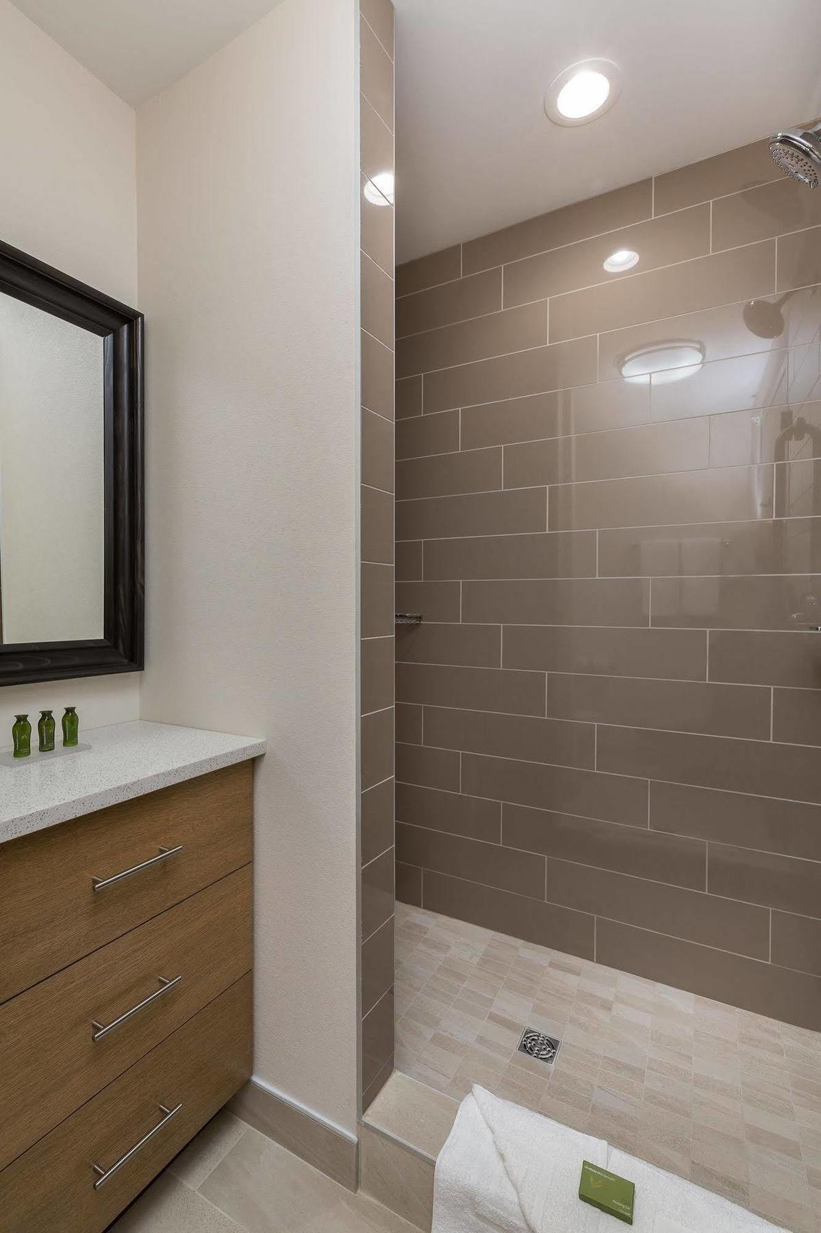 Best Western Plus Chestermere Hotel Buitenkant foto
