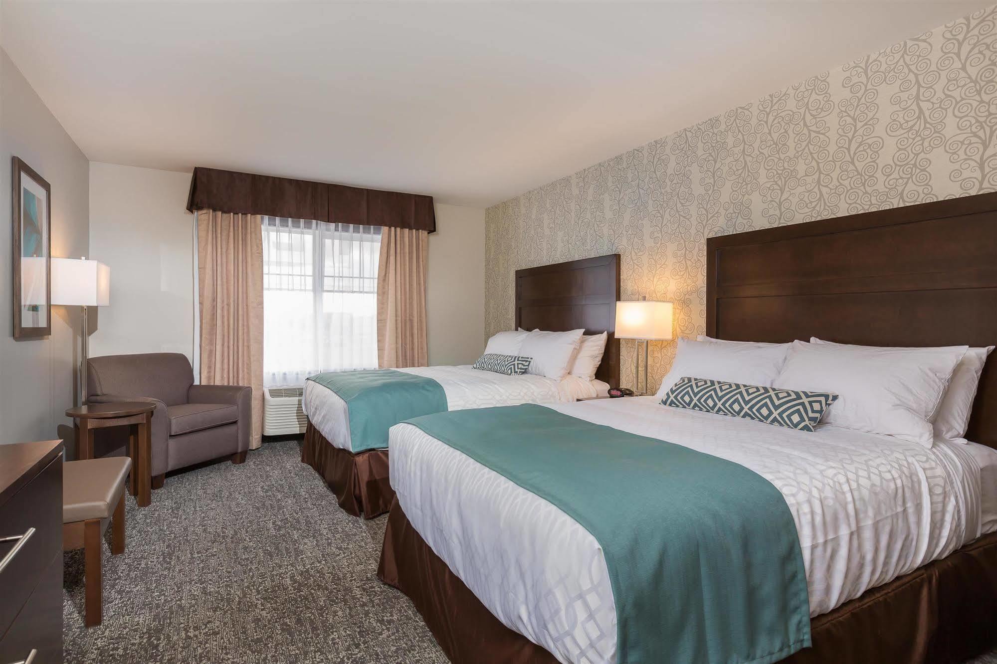Best Western Plus Chestermere Hotel Buitenkant foto