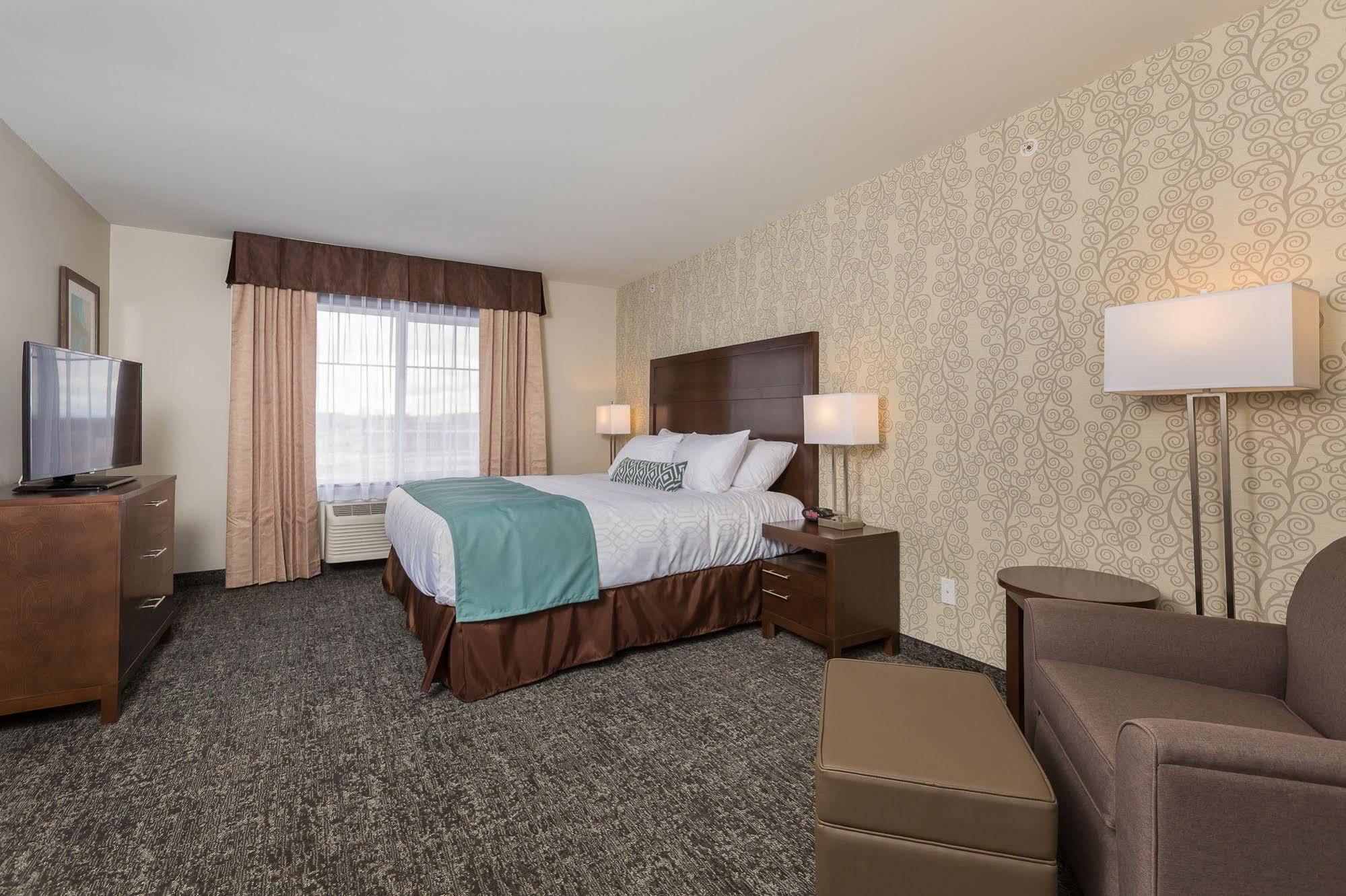 Best Western Plus Chestermere Hotel Buitenkant foto